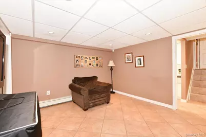 32 Lark Drive, Woodbury, NY 11797 - Photo 20
