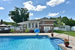 32 Lark Dr, Woodbury, NY 11797 - Photo 24