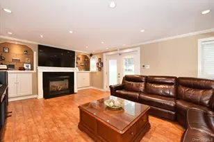 32 Lark Dr, Woodbury, NY 11797 - Photo 12