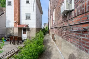 90-35 198th St, Hollis, NY 11423 - Photo 40