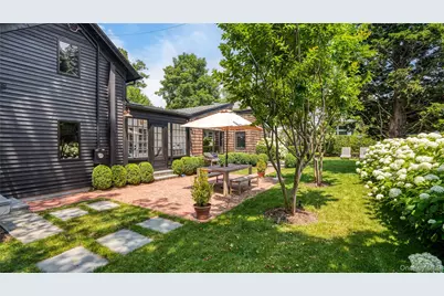 221 Division Street, Sag Harbor, NY 11963 - Photo 2