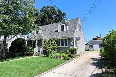 219 Lindbergh Street, Massapequa Park, NY 11762 - Photo 36