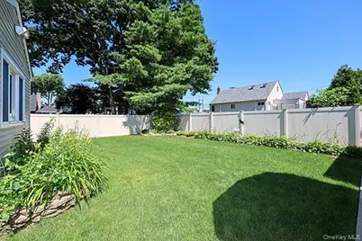 219 Lindbergh Street, Massapequa Park, NY 11762 - Photo 34