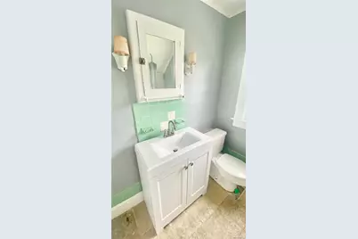 711 S Broadway, Lindenhurst, NY 11757 - Photo 20