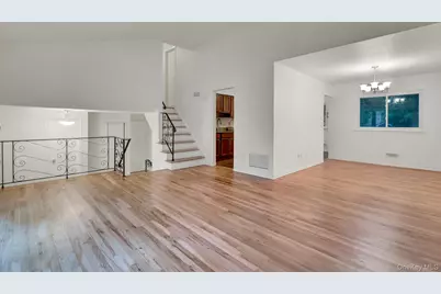 135 Atlantic Place, Hauppauge, NY 11788 - Photo 6