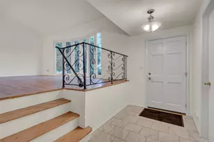 135 Atlantic Pl, Hauppauge, NY 11788 - Photo 4
