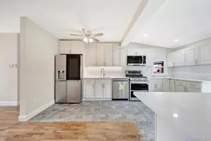 102 Strattford Rd, New Hyde Park, NY 11040 - Photo 10