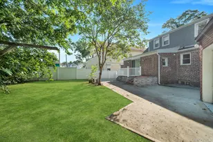 102 Strattford Rd, New Hyde Park, NY 11040 - Photo 26