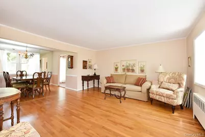344 New York Avenue, Massapequa Park, NY 11762 - Photo 8