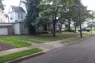 2007 Greenhill Rd, Upper Darby, PA 19050 - Photo 2