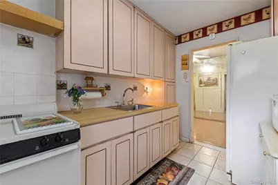 204-15 Foothill Ave. #B56, Hollis, NY 11423 - Photo 12