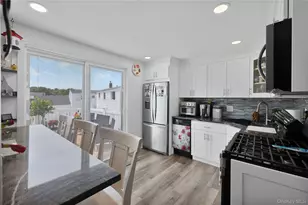 22 Marilyn Ct, West Babylon, NY 11704 - Photo 6