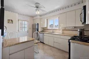 22 Marilyn Ct, West Babylon, NY 11704 - Photo 24