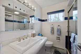 22 Marilyn Ct, West Babylon, NY 11704 - Photo 16