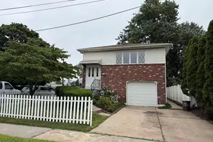 858 Oliver Ave, Westbury, NY 11590 - Photo 4