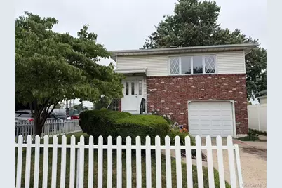 858 Oliver Avenue, Westbury, NY 11590 - Photo 2
