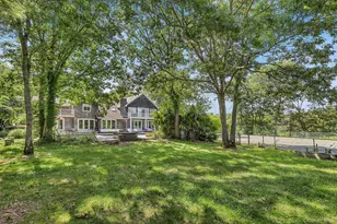 9 Rosebud Ln, East Quogue, NY 11942 - Photo 16