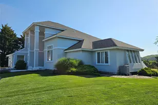 18 Pine Tree Ln, Westhampton, NY 11977 - Photo 4
