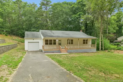 22 Red Maple Road, Ridge, NY 11961 - Photo 2