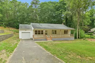 22 Red Maple Rd, Ridge, NY 11961 - Photo 2