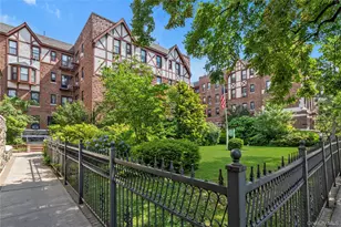 160-15 Powells Cove Blvd, Whitestone, NY 11357 - Photo 1