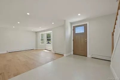 5 Bernice Court, Coram, NY 11727 - Photo 2