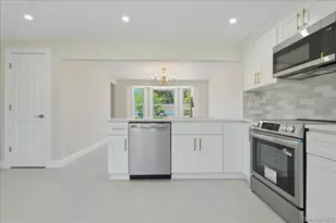5 Bernice Ct, Coram, NY 11727 - Photo 14