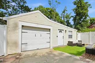 89 Harbor Rd, Port Washington, NY 11050 - Photo 22