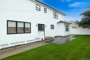 23 Faith Ln, Westbury, NY 11590 - Photo 26