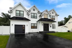 23 Faith Ln, Westbury, NY 11590 - Photo 2