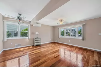 112 Franklin Place, Massapequa, NY 11758 - Photo 12