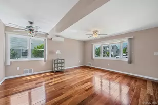 112 Franklin Pl, Massapequa, NY 11758 - Photo 12