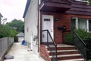 142-11 254th St, Rosedale, NY 11422 - Photo 2