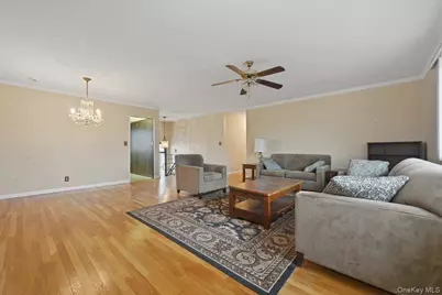 48 E 1st Street, Freeport, NY 11520 - Photo 4