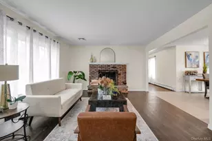 17 Doxey Dr, Glen Cove, NY 11542 - Photo 2
