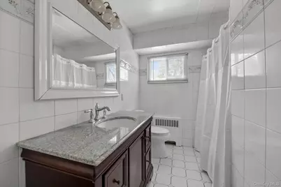 17 Doxey Drive, Glen Cove, NY 11542 - Photo 14