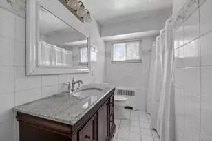 17 Doxey Dr, Glen Cove, NY 11542 - Photo 14