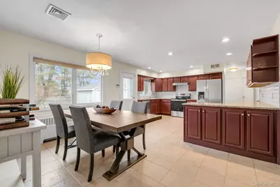 17 Doxey Drive, Glen Cove, NY 11542 - Photo 6