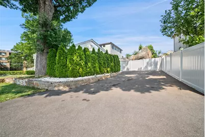 1090 Midland Avenue, Bronxville, NY 10708 - Photo 2