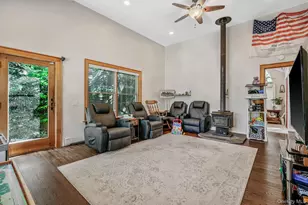1096 Manor Ln, Bay Shore, NY 11706 - Photo 18