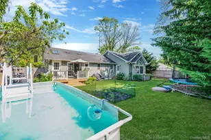 1096 Manor Ln, Bay Shore, NY 11706 - Photo 10