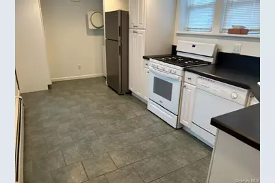 232 Cleveland Avenue, Mineola, NY 11501 - Photo 2