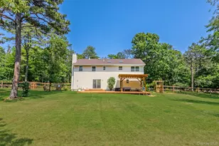 22 Bellhaven Rd, Bellport, NY 11713 - Photo 4