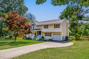 22 Bellhaven Rd, Bellport, NY 11713 - Photo 2