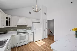 22 Bellhaven Rd, Bellport, NY 11713 - Photo 14