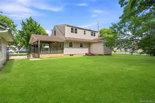 2 Seminole Dr, Bay Shore, NY 11706 - Photo 32