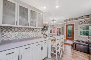 208 Avenue C, Ronkonkoma, NY 11779 - Photo 10