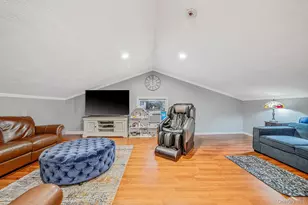 208 Avenue C, Ronkonkoma, NY 11779 - Photo 22