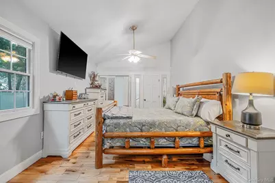 208 Avenue C, Ronkonkoma, NY 11779 - Photo 14