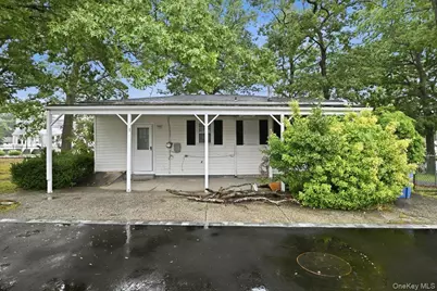 89 W 4th Street, Ronkonkoma, NY 11779 - Photo 20